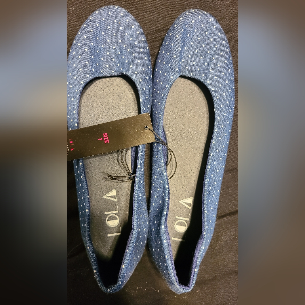 Lola Brand Size 7 Flats